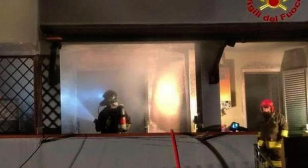 La Spezia, incendio in appartamento nella notte: un morto e due feriti gravi