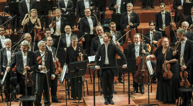 Il direttore finlandese Pietari Inkinen con l'Orchestra Sinfonica Nazionale della Rai