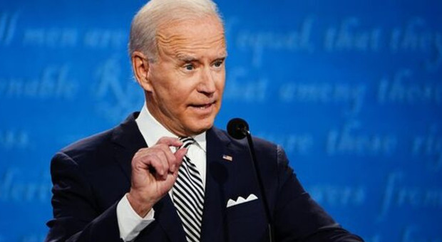 Joe Biden, l'ultima gaffe lascia senza parole: «L'inflazione è colpa della guerra in Iraq». Poi si giustifica con una bugia sulla morte del figlio