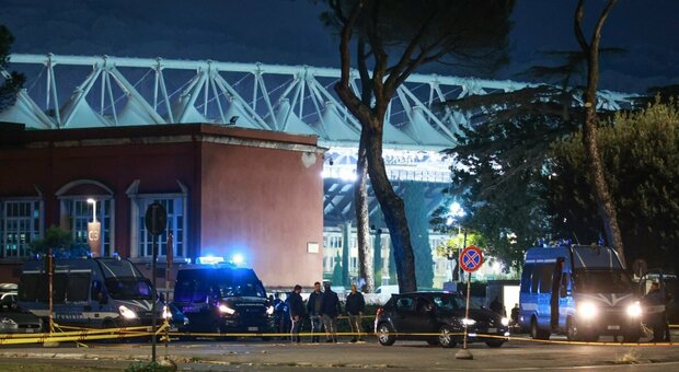 Lazio-Salernitana, scontri tra tifosi fuori dall'Olimpico: aggrediti alcuni granata