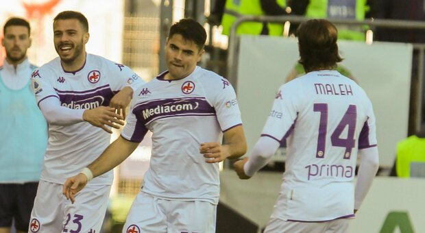 Cagliari-Fiorentina 1-1, Joao Pedro segna e sbaglia un rigore: pari Sottil