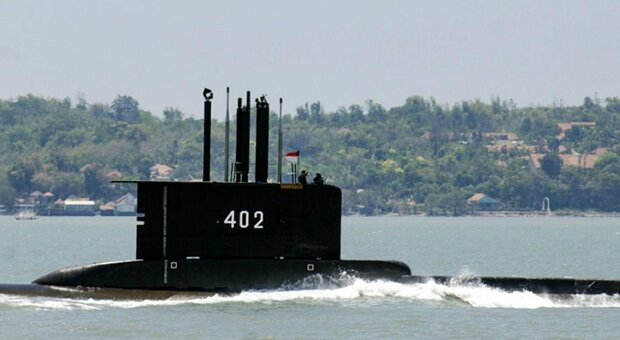 Indonesia, sottomarino scomparso: mancano poche ore di ossigeno per l'equipaggio. Ma potrebbe esserci la svolta