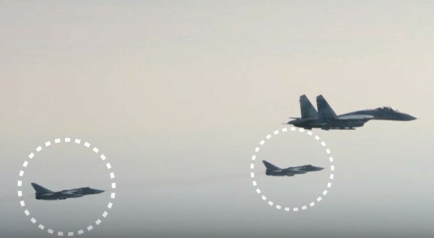 Aerei russi dotati di armi nucleari hanno violato lo spazio aereo svedese: «Atto di forza deliberato»