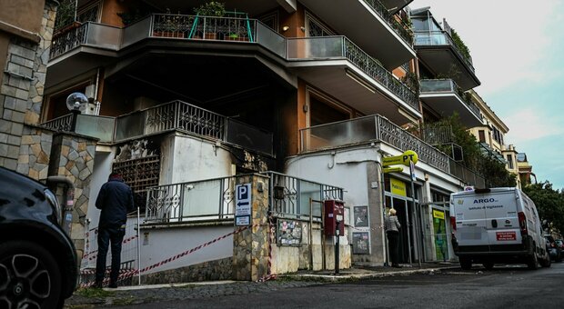 «Il boato poi le fiamme», paura all ufficio postale dei Parioli: edificio evacuato e danni ingenti