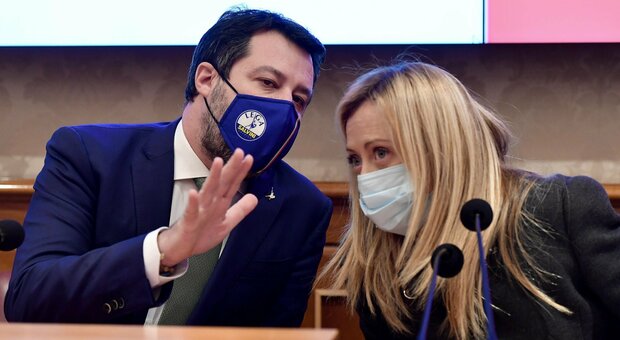 Sondaggi, Meloni aggancia Salvini: il testa a testa divide adesso il centrodestra
