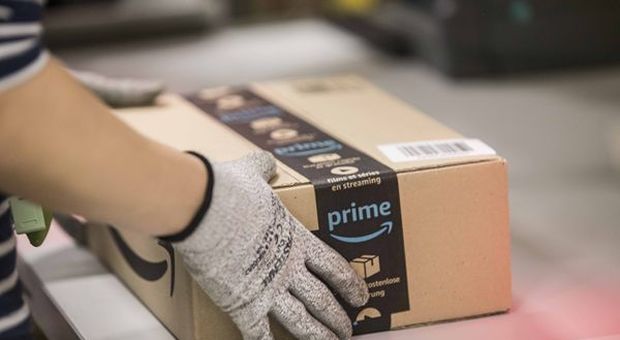 Amazon, Buffet compra una quota del colosso di Bezos