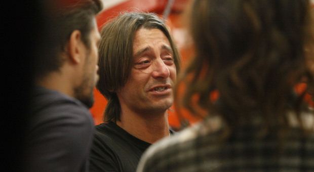 Le lacrime di Francesco Oppini al GFVip: «qualsiasi scelta faccia farò soffrire qualcuno». Tommaso Zorzi crolla