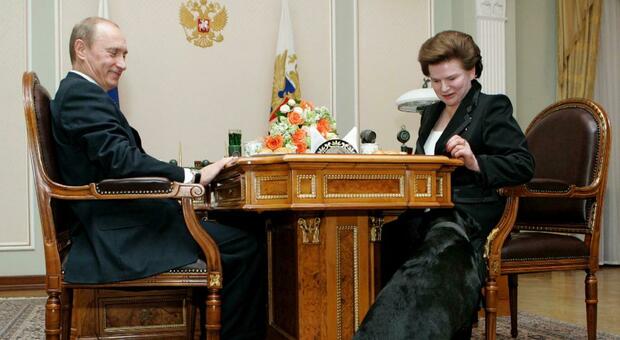 Putin, dall'odore al copione sul tavolo: la cena con l'ex consigliera Usa. «Fu una performance»