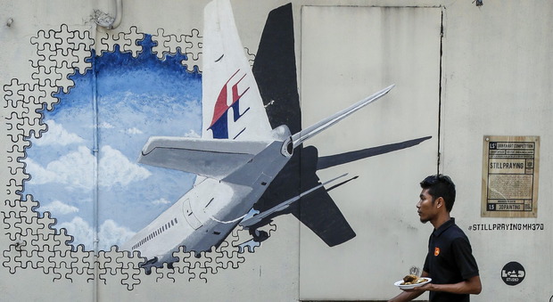 Mh 370, due anni dopo il volo Malaysian resta un mistero: suicidio del pilota o eroismo per evitare le città