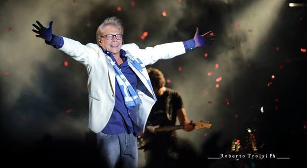 Nino D'Angelo, il "ragazzo della curva B" compie 60 anni: concerto-evento a Napoli