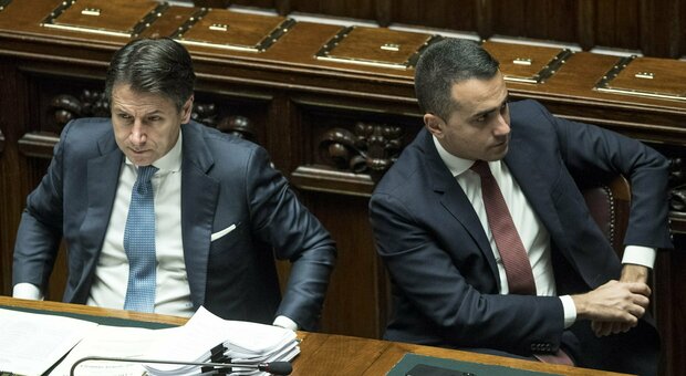 Conte e l'appoggio a Draghi: l'ex premier potrebbe staccare la spina. Il presidente del consiglio: «Non mi preoccupo»
