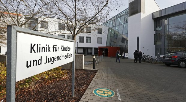 Germania, morfina iniettata a cinque neonati: arrestata una infermiera