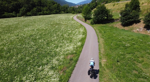 Bici, foto e turismo: in viaggio per l'Europa con il ciclofoturista Marco Marzano