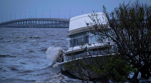 Uragano Ian, in Florida 2,5 milioni senza elettricità. Fort Myers devastata