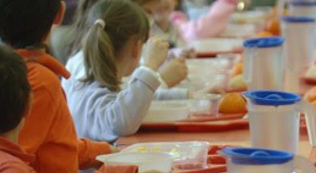 Carne halal per i bambini musulmani: cambia il menu dal 26 settembre nelle scuole di Lecce