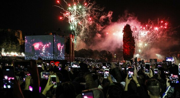 Capodanno a Roma al Circo Massimo per 15.000 persone, Gualtieri: «Ma prima vediamo i contagi»