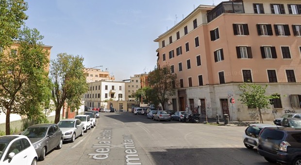 Roma, anziana picchiata e rapinata in casa al Nomentano: caccia a tre banditi