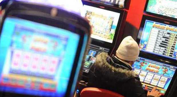 Il gioco d'azzardo costa 103 milioni l'anno «Aiutare le famiglie finite sul lastrico»
