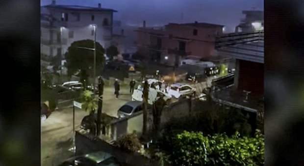 Il tassista aggredito a Roma: «Ho pensato: questo mi ammazza, ma la macchina non gliela lascio»