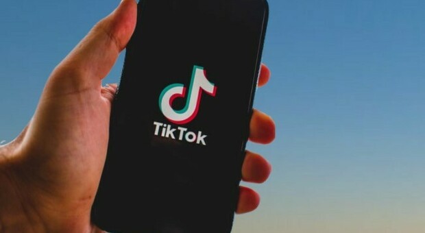 Il Garante contro TikTok: «Poca trasparenza sui dati, non tutelati i minorenni»
