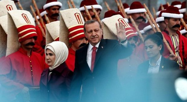 Turchia, sale la tensione per le elezioni. Erdogan: «La bandiera islamica sventoli su Gerusalemme»