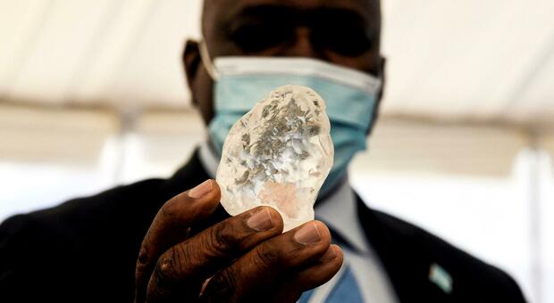 Il terzo diamante più grande al mondo scoperto in Botswana, pietra di oltre 1.000 carati che arricchirà il paese africano