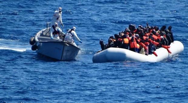 Covid-19 e migranti, riprendono gli sbarchi. Borrelli: quarantena anche su apposite navi