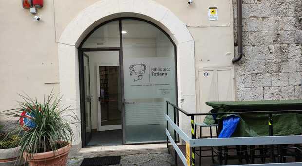 Alatri, inaugurata la biblioteca dedicata all’artista d’avanguardia Gianni Toti