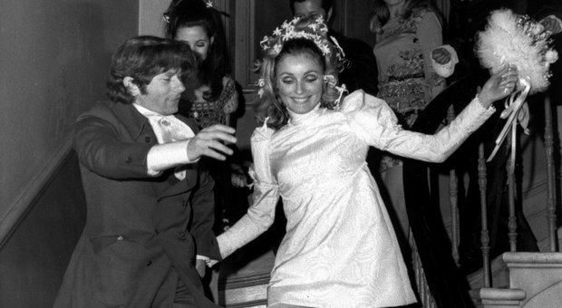 Roman Polanski con la moglie Sharon Tate uccisa il 9 agosto di 50 anni fa