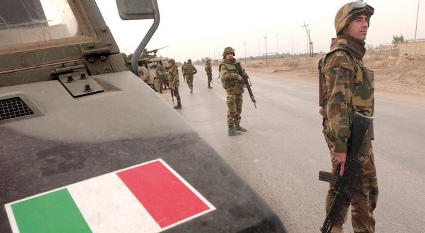 Iraq, militari italiani restano ma via da Baghdad. Guerini a collega Usa: «In gioco sicurezza, coordinarsi in futuro»