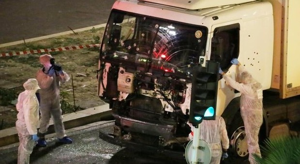 Il camion dell'attentato a Nizza