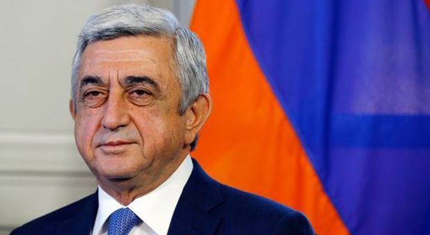 Armenia, la rivoluzione di velluto ha avuto la meglio: si dimette il premier