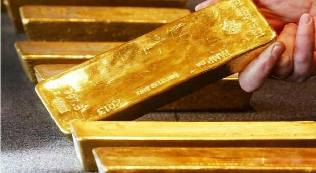 Oro, perché il prezzo sta volando? Gli acquisti record e l'effetto inflazione, è corsa al bene rifugio