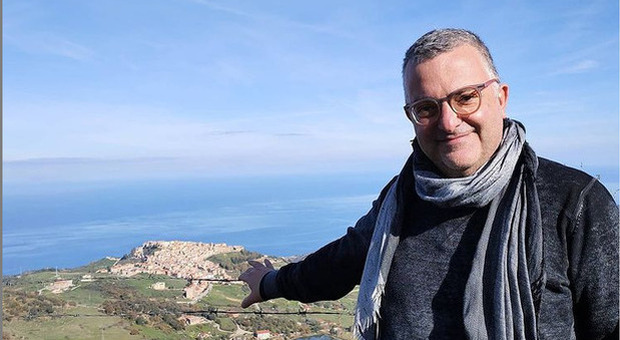 AstraZeneca, avvocato ricoverato a Messina, due settimane fa il vaccino. L'autopsia: emorragia cerebrale
