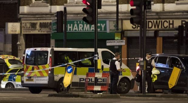 Londra, Zaghba passo indenne dallo scalo di Stansted nonostante fosse stato segnalato come sospetto dalla polizia italiana