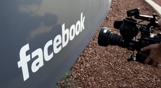 Facebook, ore a guardare post violenti: i moderatori vittime di disturbi psicologici