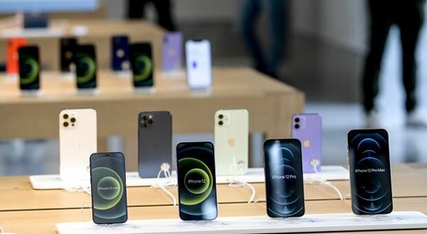 Apple brilla al Nasdaq dopo ricavi trimestrali record