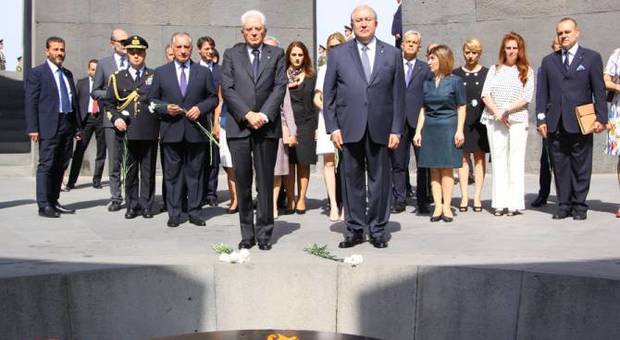 Mattarella in Armenia evita la parola genocidio, prima visita di Stato di un presidente italiano