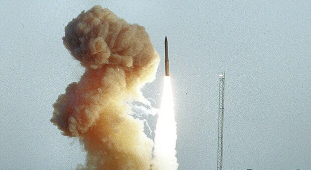Minuteman III: cos'è il missile in grado di trasportare testate nucleari? La base Usa di Malmstrom ne «custodisce» 150