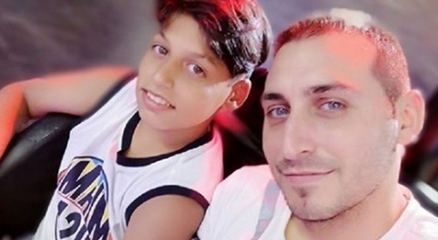 Alcamo, si schianta in auto in diretta Facebook: morto anche il secondo figlio di 9 anni. Papà positivo alla cocaina