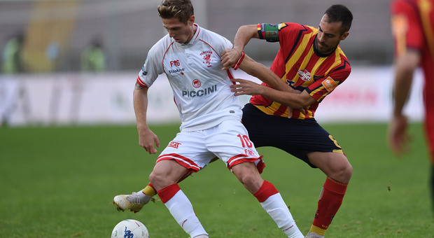 Mancosu in azione con la maglia del Lecce