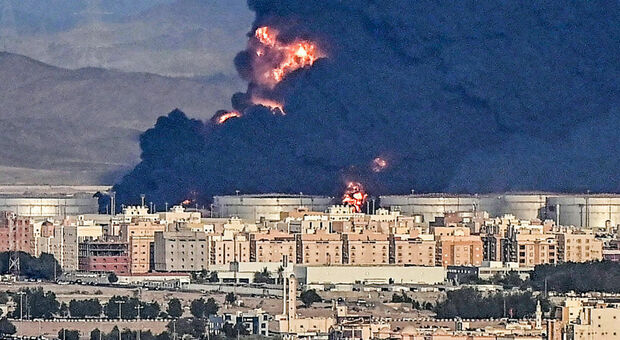 L'esplosione in un sito della Aramco a Jeddah in Arabia, non lontano dal circuito di Formula 1