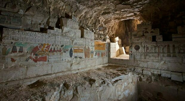 L'interno di una tomba nella Necropoli di Tebe dove sono state trovate le teste di coccodrillo