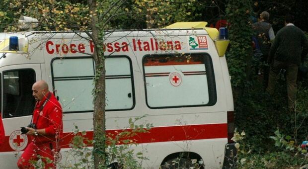 Salerno, bimbo di 4 anni muore in un incidente stradale