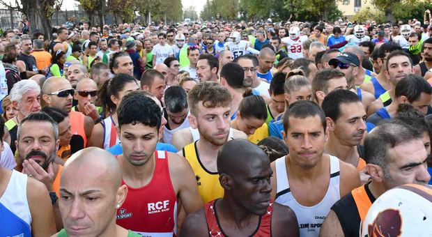 La partenza degli oltre 2mila runner alla "Best Woman" di Fiumicino