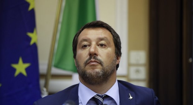 Caso Diciotti, Salvini accusato di sequestro di persona: attesa fascicolo in tribunale dei ministri