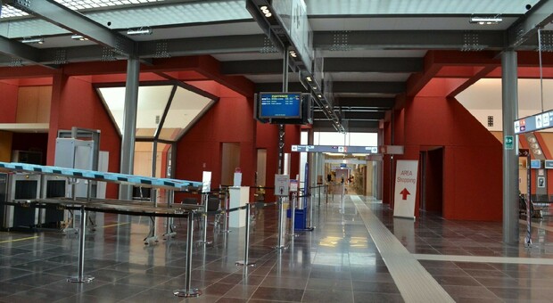 Perugia, resa dei conti in aeroporto tra clan albanesi: feriti e otto arresti