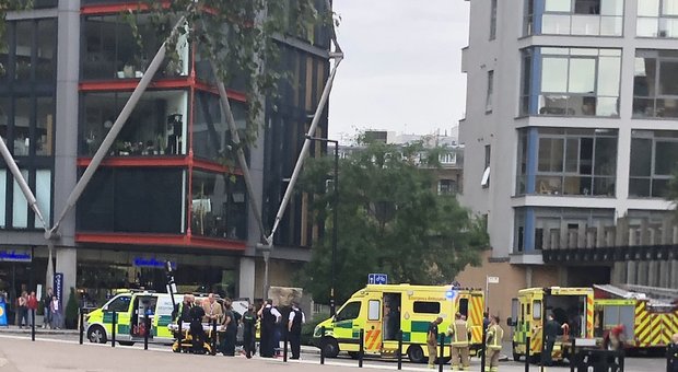 Bambino precipita dalla terrazza della Tate Modern: arrestato un adolescente