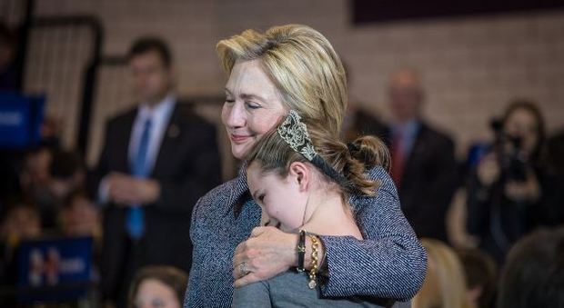Usa 2016, il tweet scaramantico di Hillary Clinton: «Comunque vada, grazie di tutto»