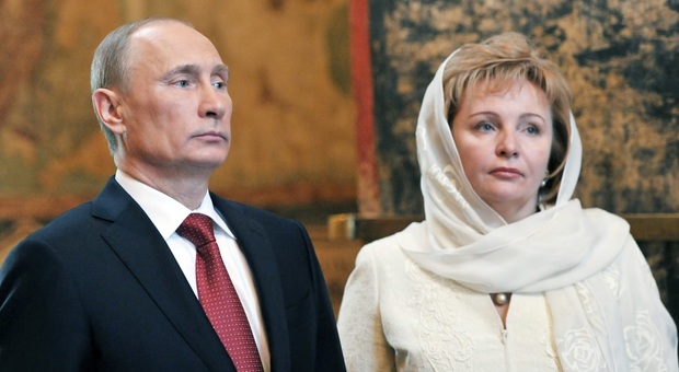 Putin, l'ex moglie Lyudmila vive nel lusso (ed ora ha un marito più giovane di 20 anni)